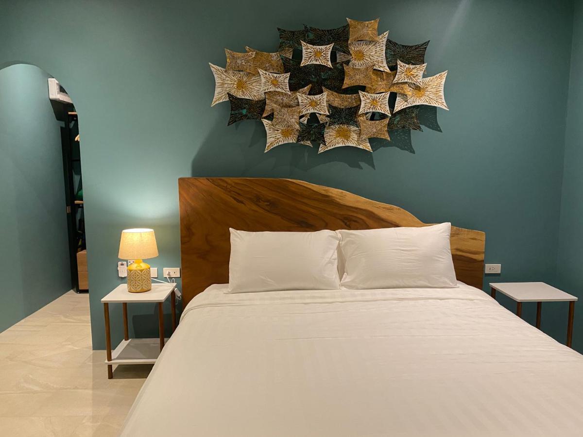 Le Petit Saint Tropez 4* Ханом